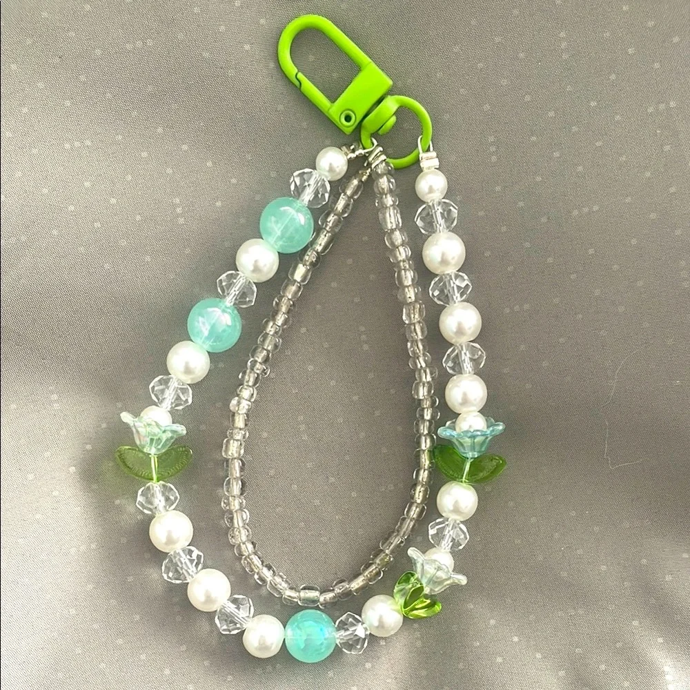 Beaded Dangler Charm - Elegant Accessory ✨ Keychain - Picture 3 of 9